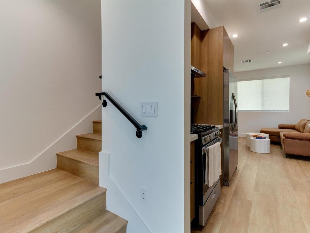 Modern Luxe Retreat Two-bedroom * Los Angeles