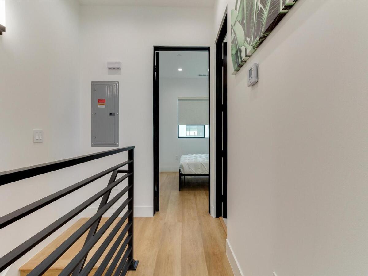 Modern Luxe Retreat Two-bedroom * Los Angeles